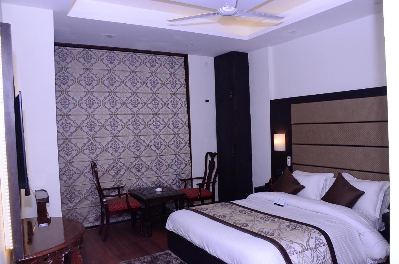 Hotel Silver Oak Paonta Sahib Luaran gambar